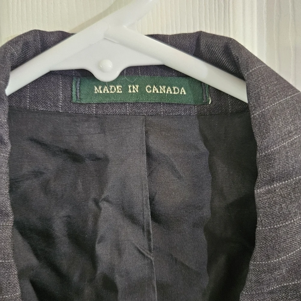 Lauren Ralph Lauren 100% Wool 2 Button Charcoal Pinstripe Jacket Made in Canada